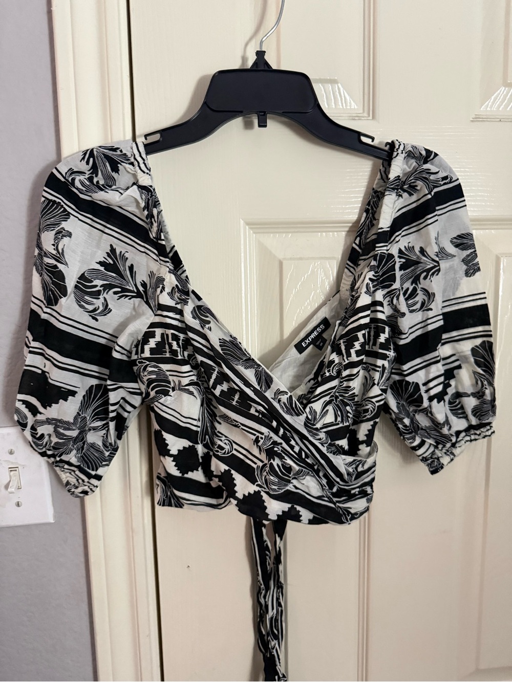Express Black & White Floral Wrap Crop Top